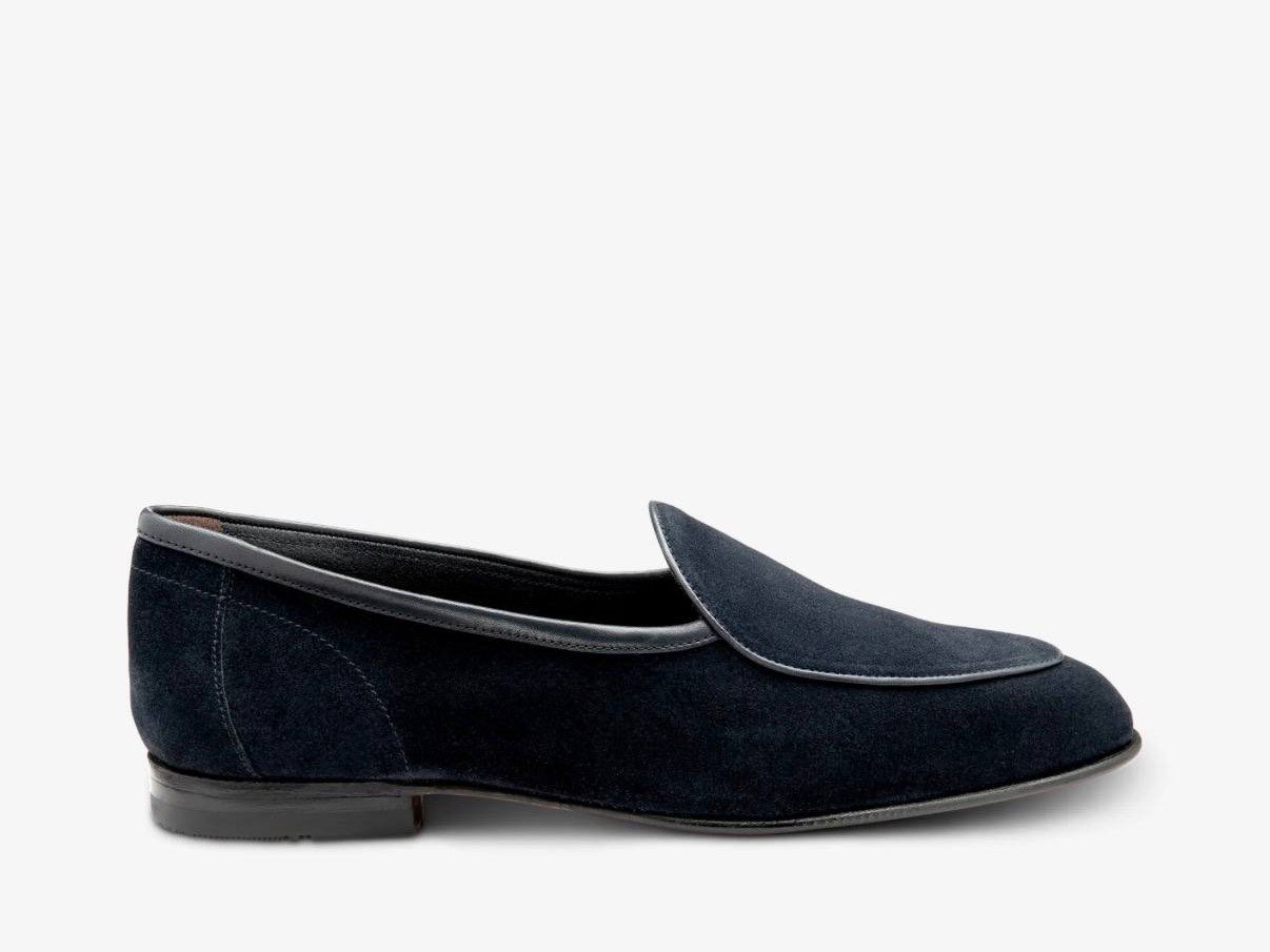 Loake Belgrave Navy Calf Suede — мъжки обувки с лична проба във Варна