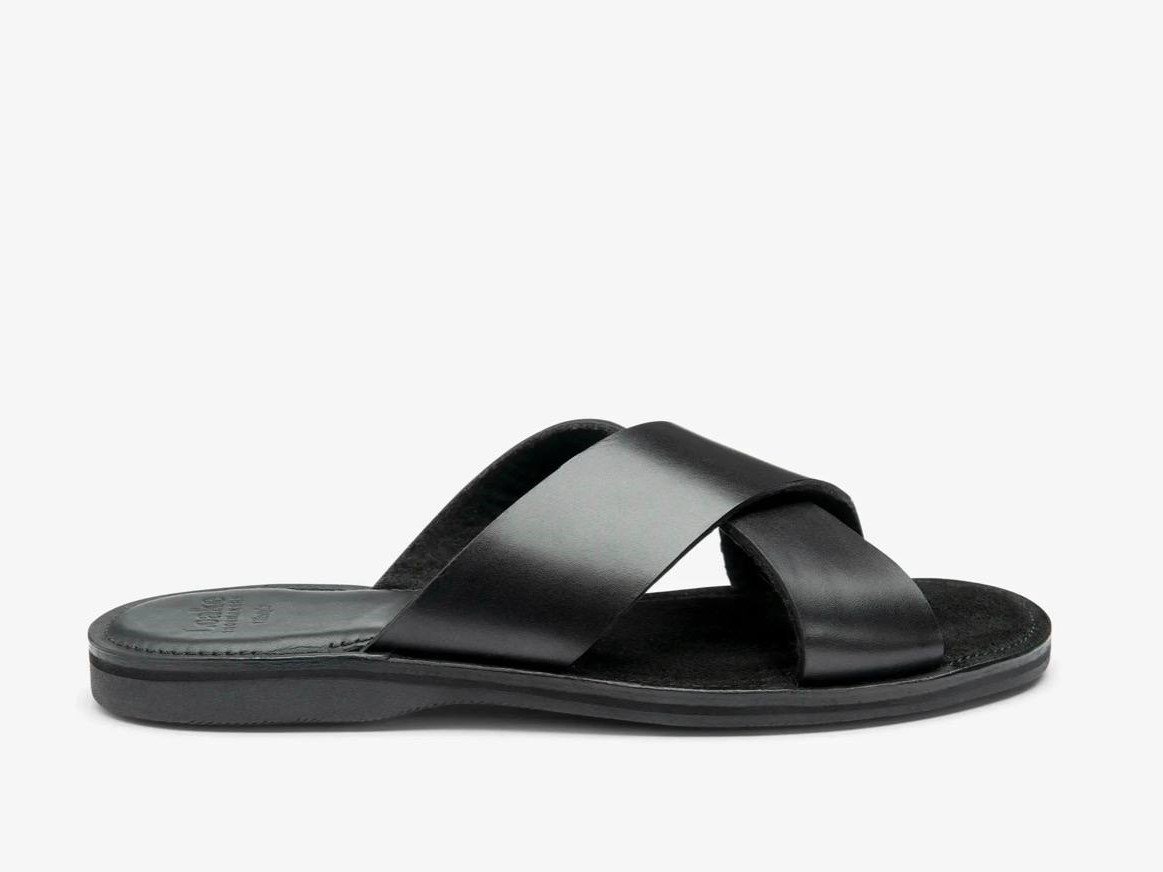 Loake Gozo Black Waxy Leather — мъжки обувки с лична проба във Варна