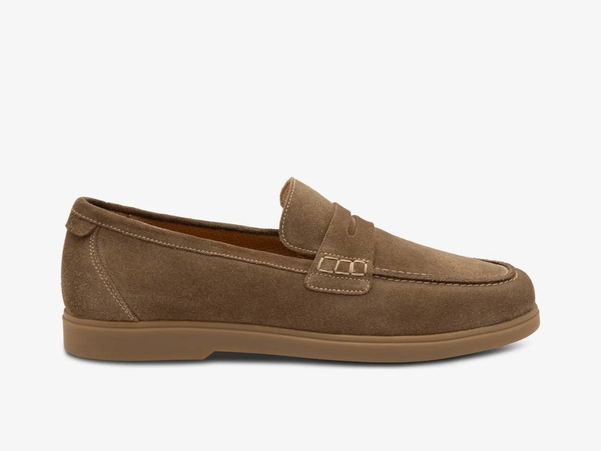 Loake Lucca Flint Suede — мъжки обувки с лична проба във Варна
