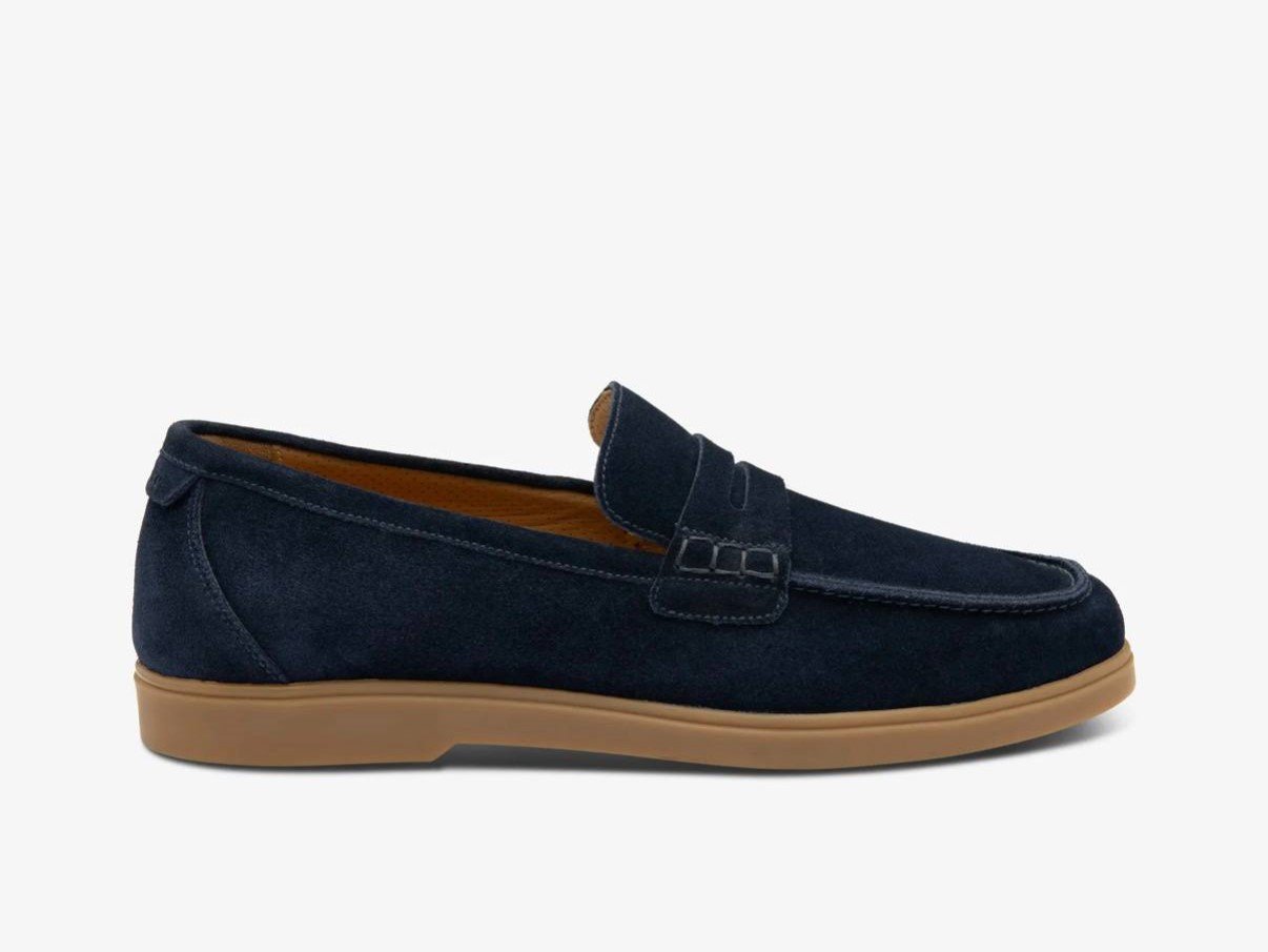 Loake Lucca Navy Suede — мъжки обувки с лична проба във Варна