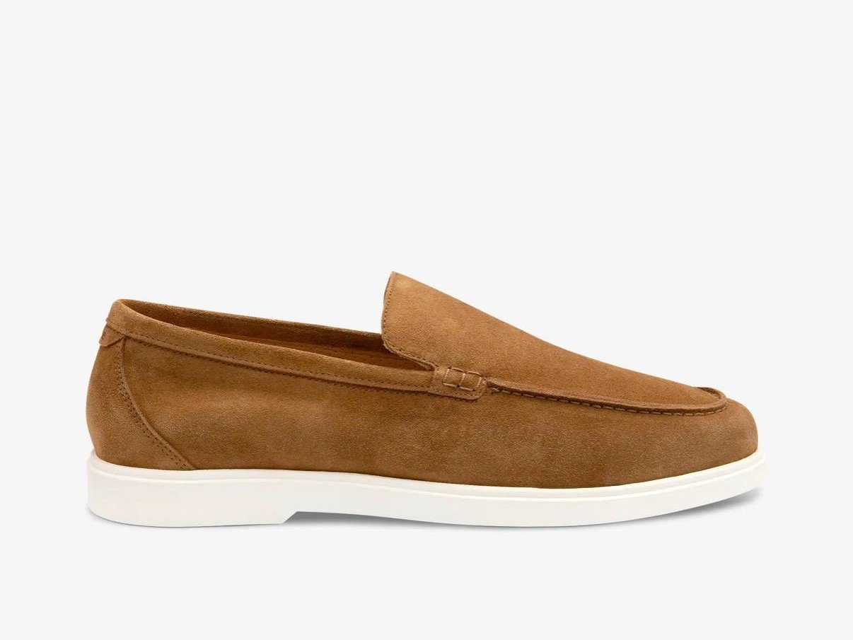 Loake Tuscany Chestnut Brown Suede — мъжки обувки с лична проба във Варна