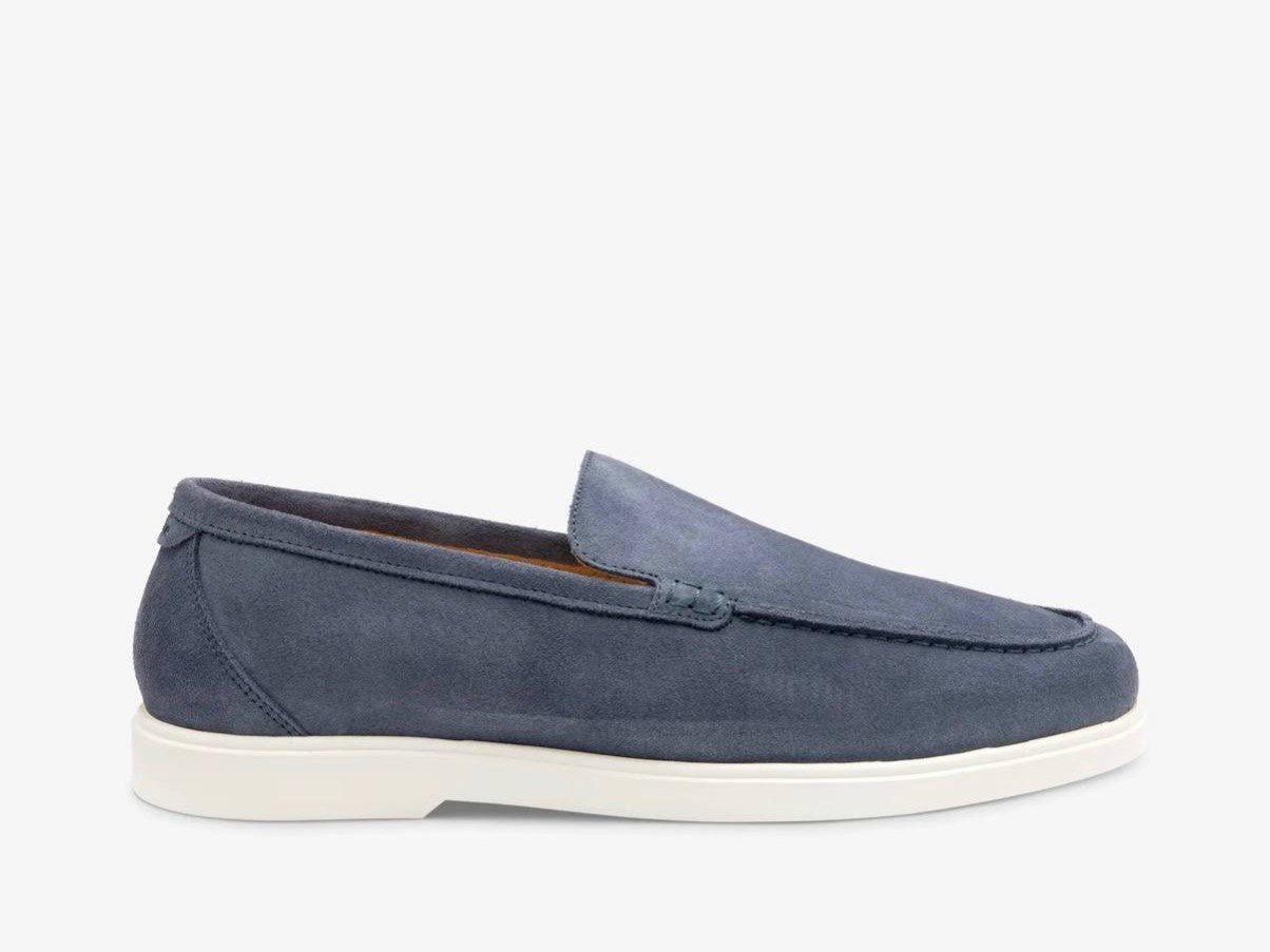 Loake Tuscany Light Blue Suede — мъжки обувки с лична проба във Варна